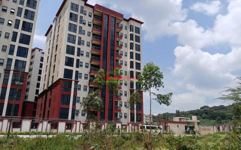 A commercial plot with high foot traffic in Karen end