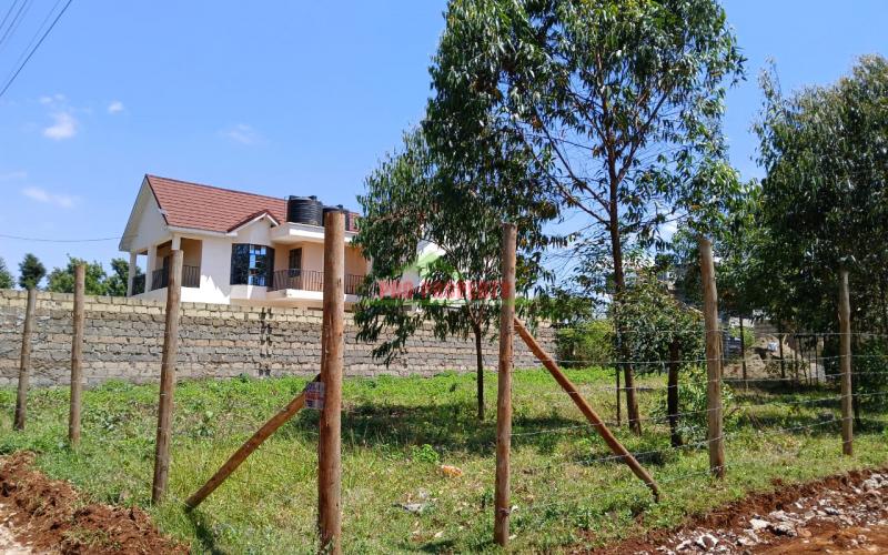 60×100ft Residential plot for sale in Ondiri