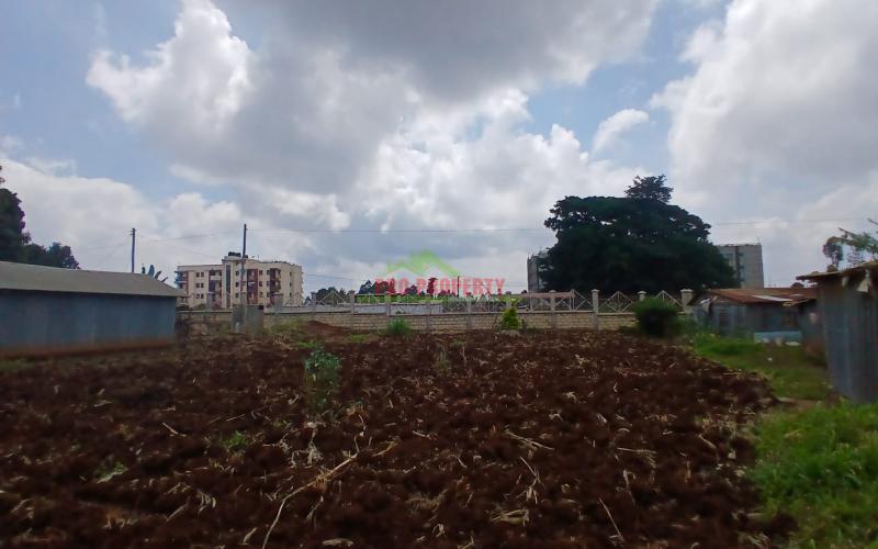 Prime  1/2 Acre Commercial plot For Sale in Gitaru