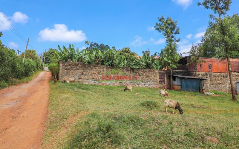 Prime Commercial Plot Touching Tarmac For Sale In Kikuyu, Mai-ii-hii