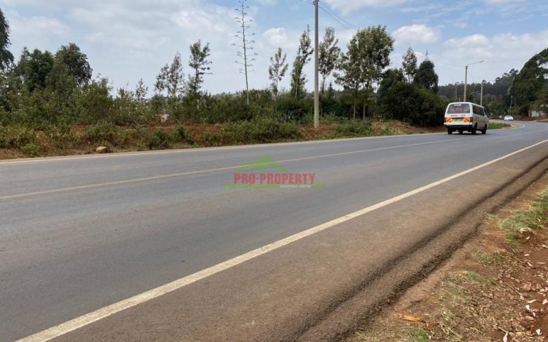 Land For Sale Touching Tarmac In Kikuyu, Kamangu.