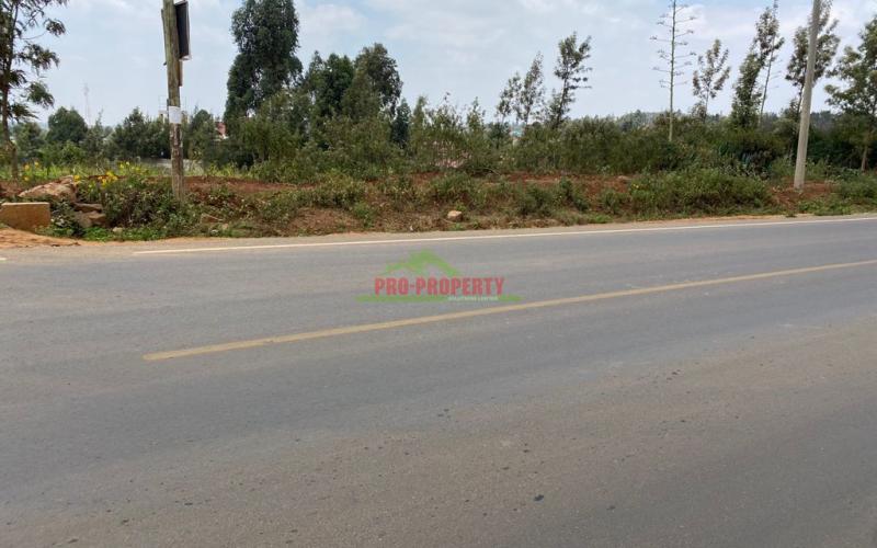 Land For Sale Touching Tarmac In Kikuyu, Kamangu.