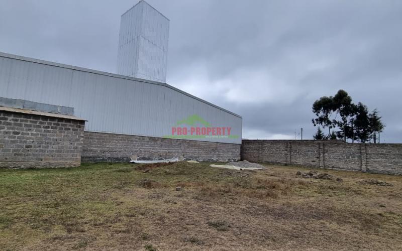 Commercial Godown For Sale Along The Nairobi-nakuru Highway.