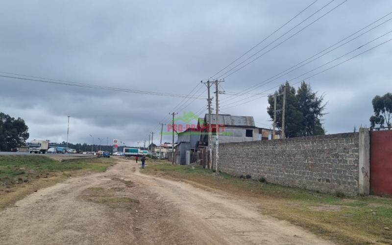 Commercial Godown For Sale Along The Nairobi-nakuru Highway.