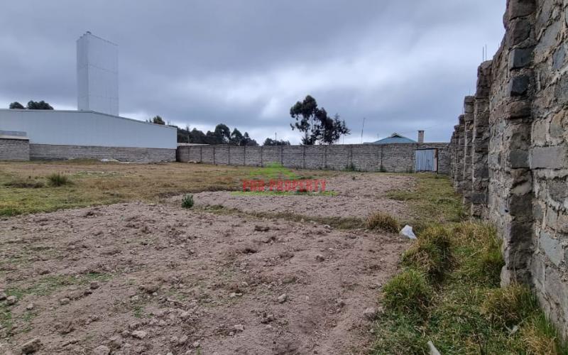 Commercial Godown For Sale Along The Nairobi-nakuru Highway.