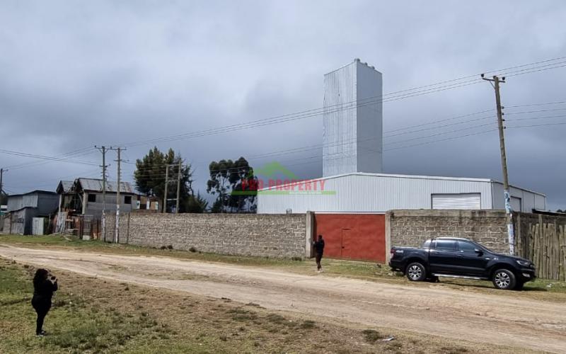 Commercial Godown For Sale Along The Nairobi-nakuru Highway.