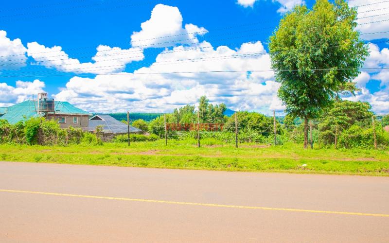 Prime Commercial Plot fronting The Tarmac For Lease In Kikuyu, Gikambura .