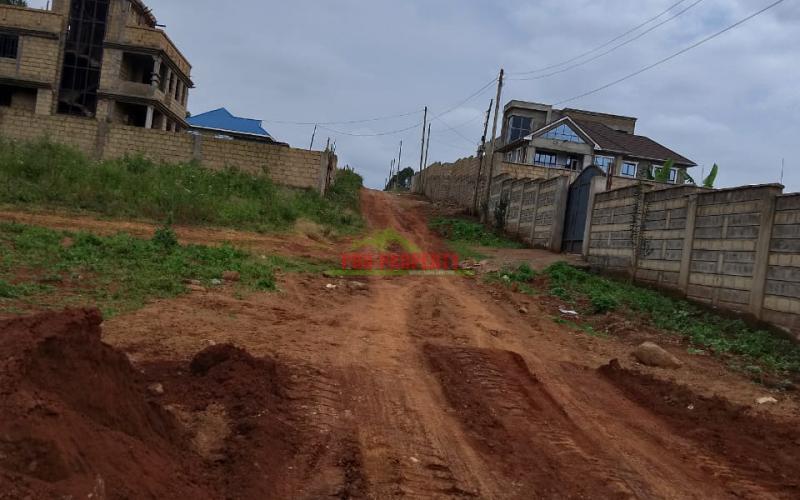 Prime residential 50 by 100 Touching tarmac plot for sale in Gikambura, jambu Tv
