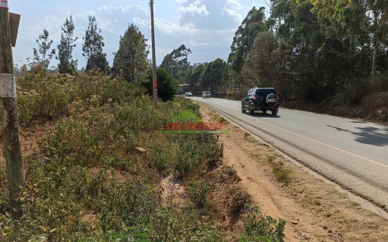 Commercial Touching Tarmac Plot For Sale In Kamangu