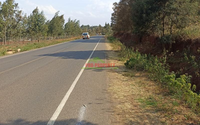 Commercial Touching Tarmac Plot For Sale In Kamangu