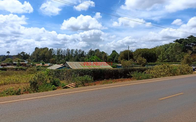 Touching Tarmac Commercial Plot For Sale Kamangu, Thigio