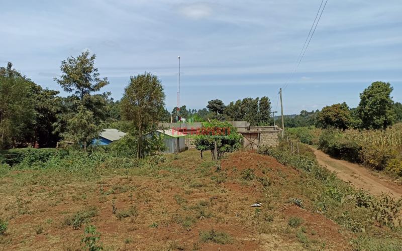 Touching Tarmac Plot For Sale In Ondiri, Karai Area.
