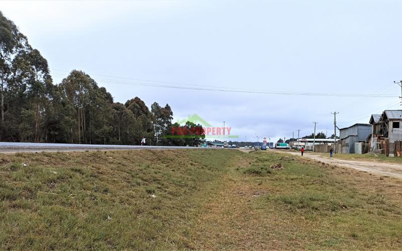 Commercial Go Down For Sale Along The Nairobi-nakuru Highway.