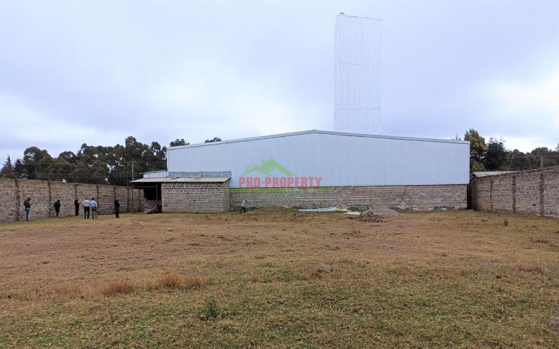 Commercial Go Down For Sale Along The Nairobi-nakuru Highway.