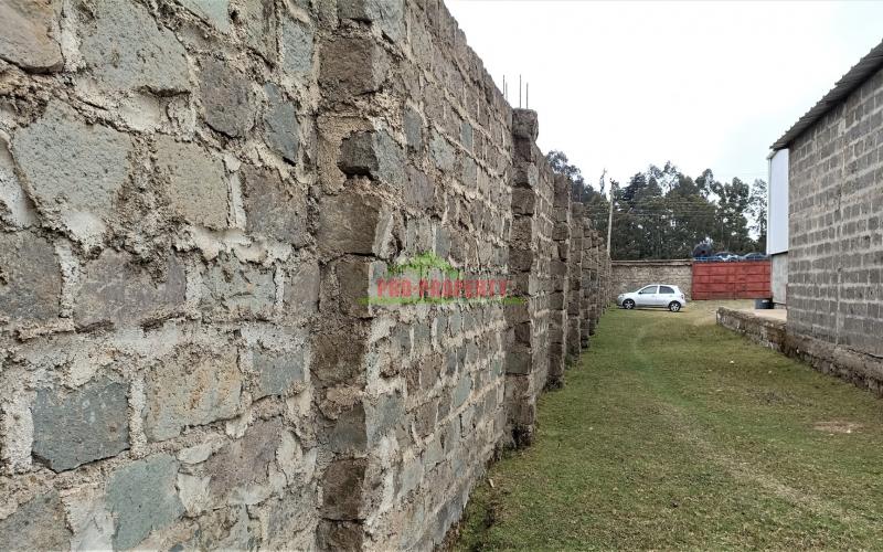 Commercial Go Down For Sale Along The Nairobi-nakuru Highway.