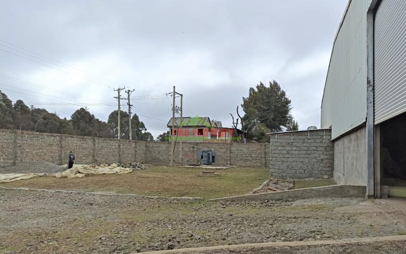 Commercial Go Down For Sale Along The Nairobi-nakuru Highway.