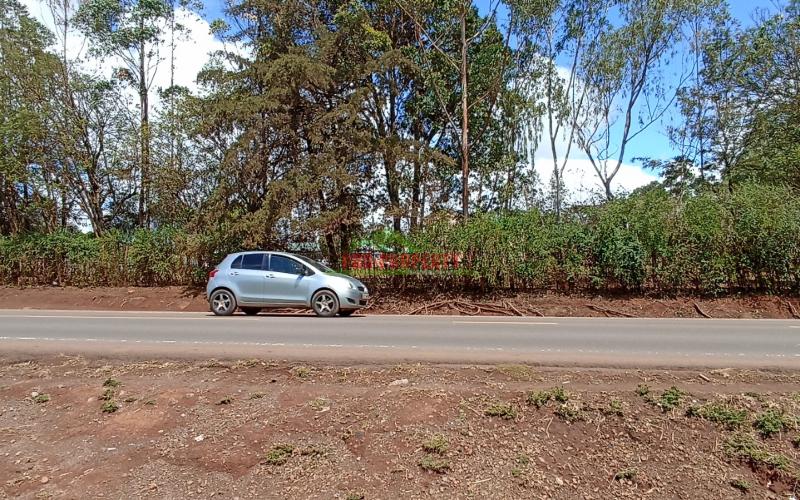 Touching Tarmac Commercial Plot For Sale In Kikuyu At Gikambura
