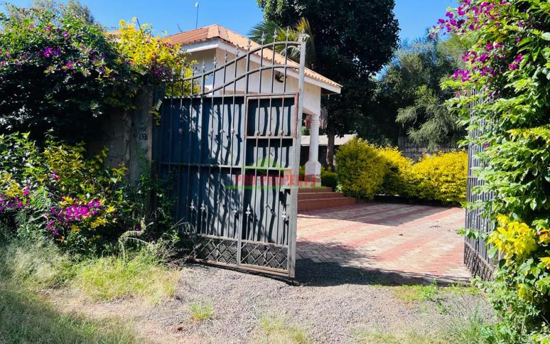 Prime 100 X 100ft Plot For Sale In Kikuyu, Thogoto With A 3 Bedroom House.