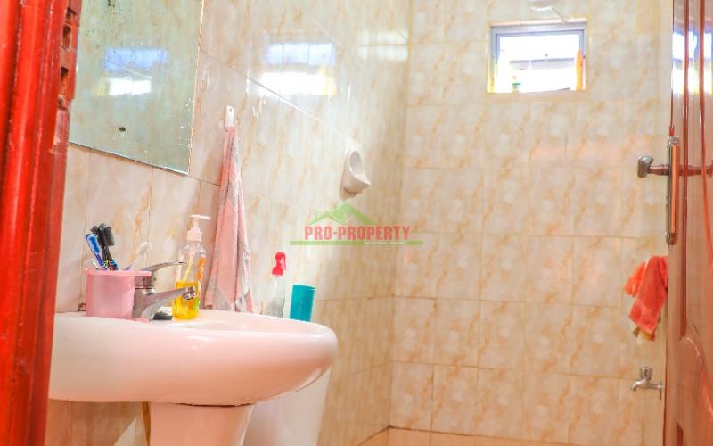 3 Bedroom Master Ensuite Bungalow For Sale Near Kamangu Shopping Center.