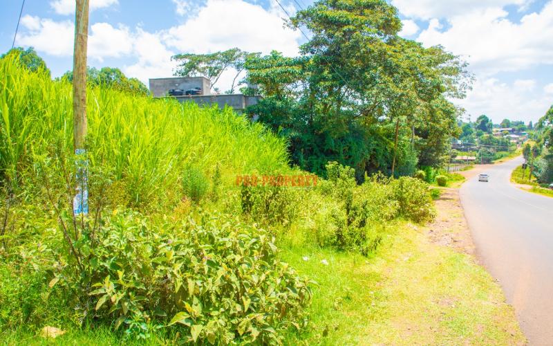 Prime Commercial Plot (Touching tarmac ) For Sale in Kikuyu, Gikambura.