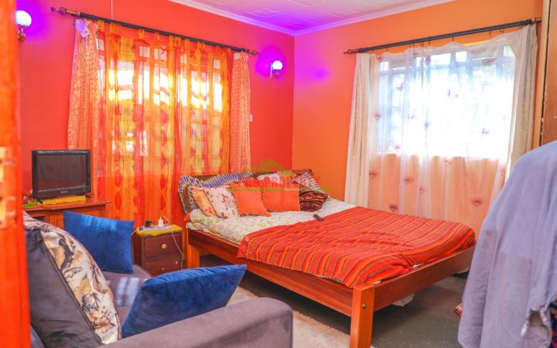 3 Bedroom Master Ensuite Bungalow For Sale Near Kamangu Shopping Center.